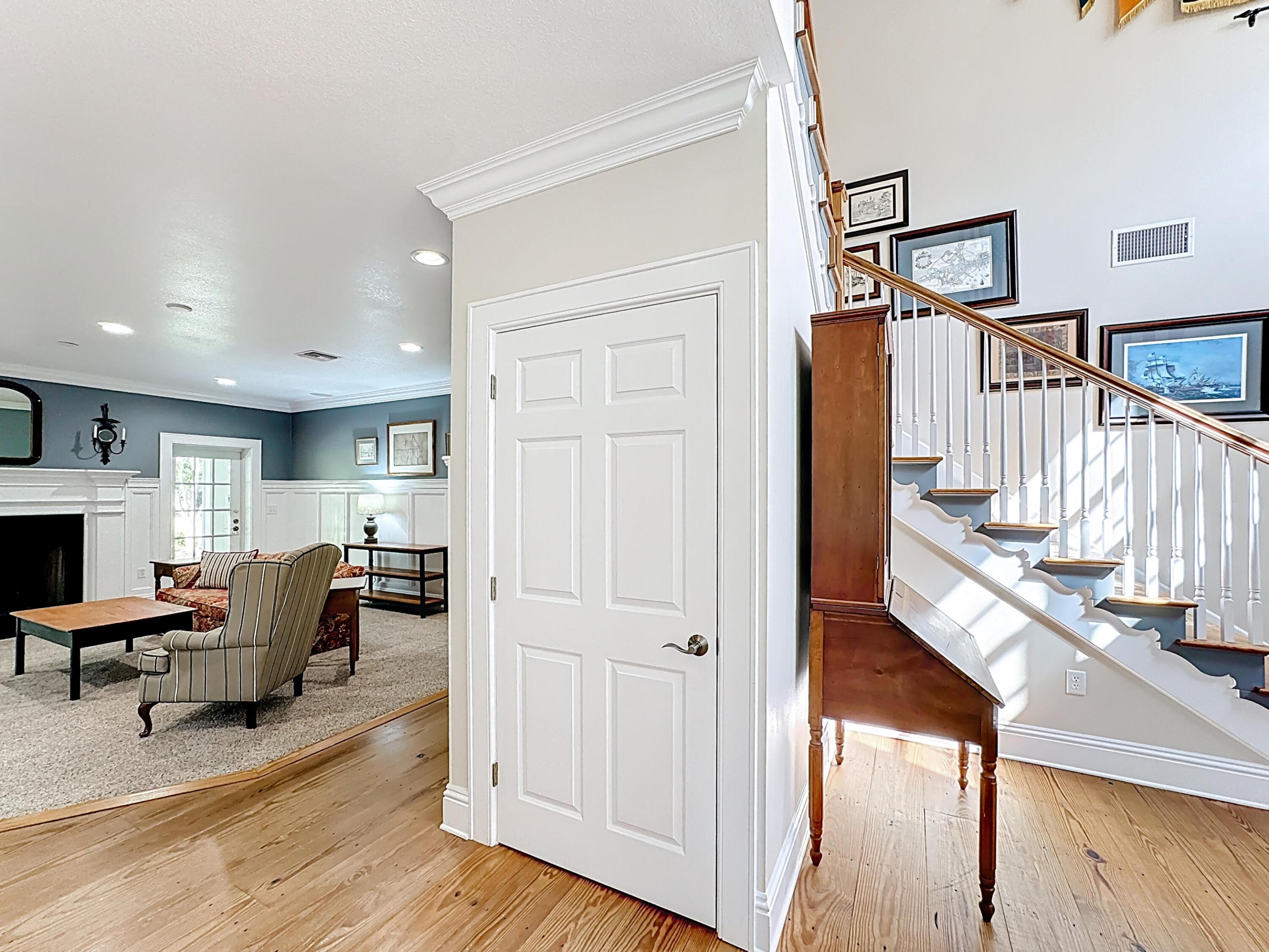 TRAILS END - Residential