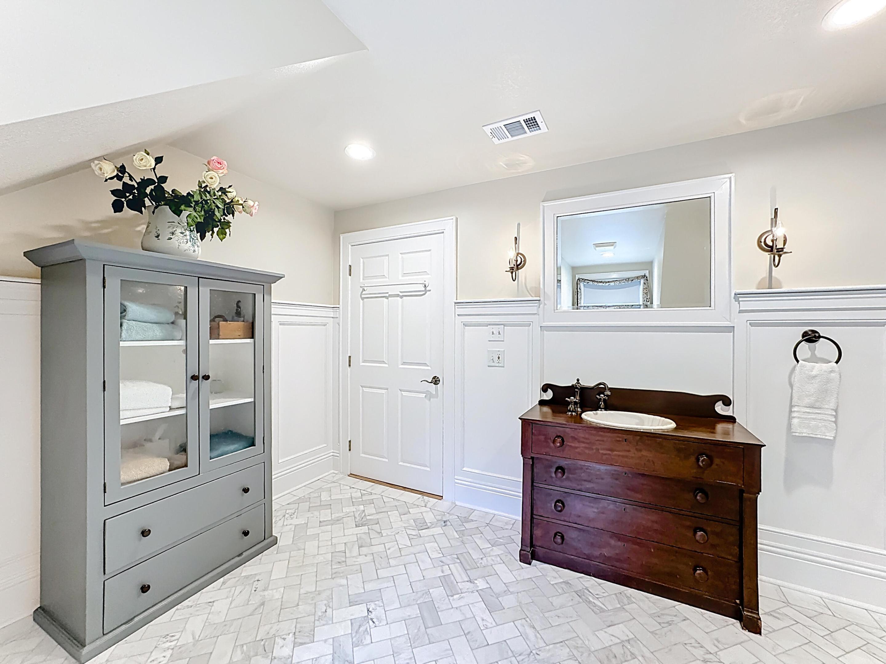 TRAILS END - Residential