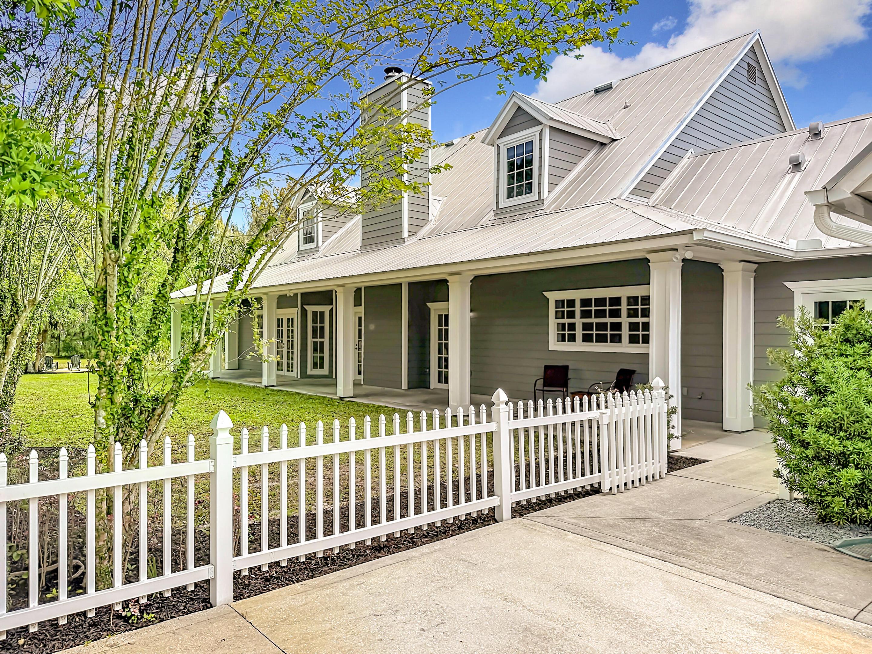 TRAILS END - Residential