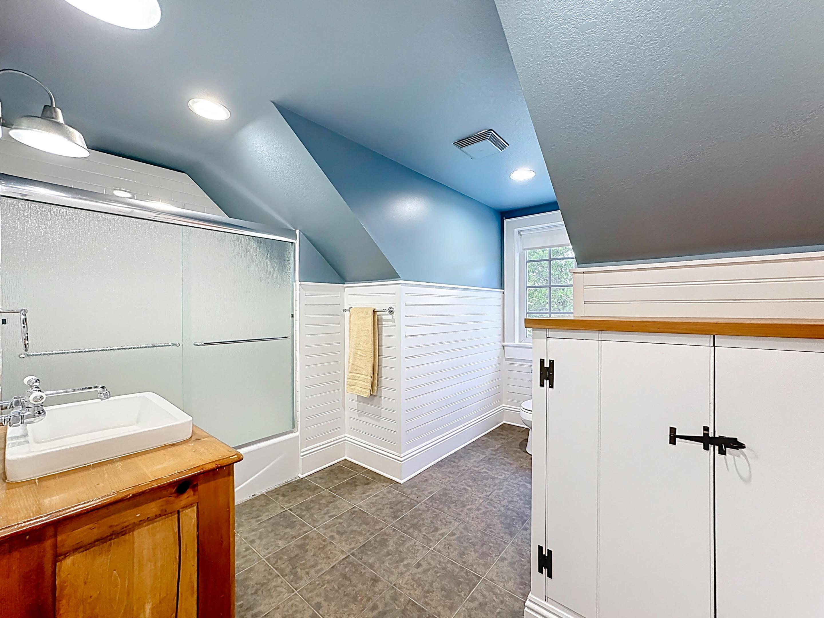 TRAILS END - Residential