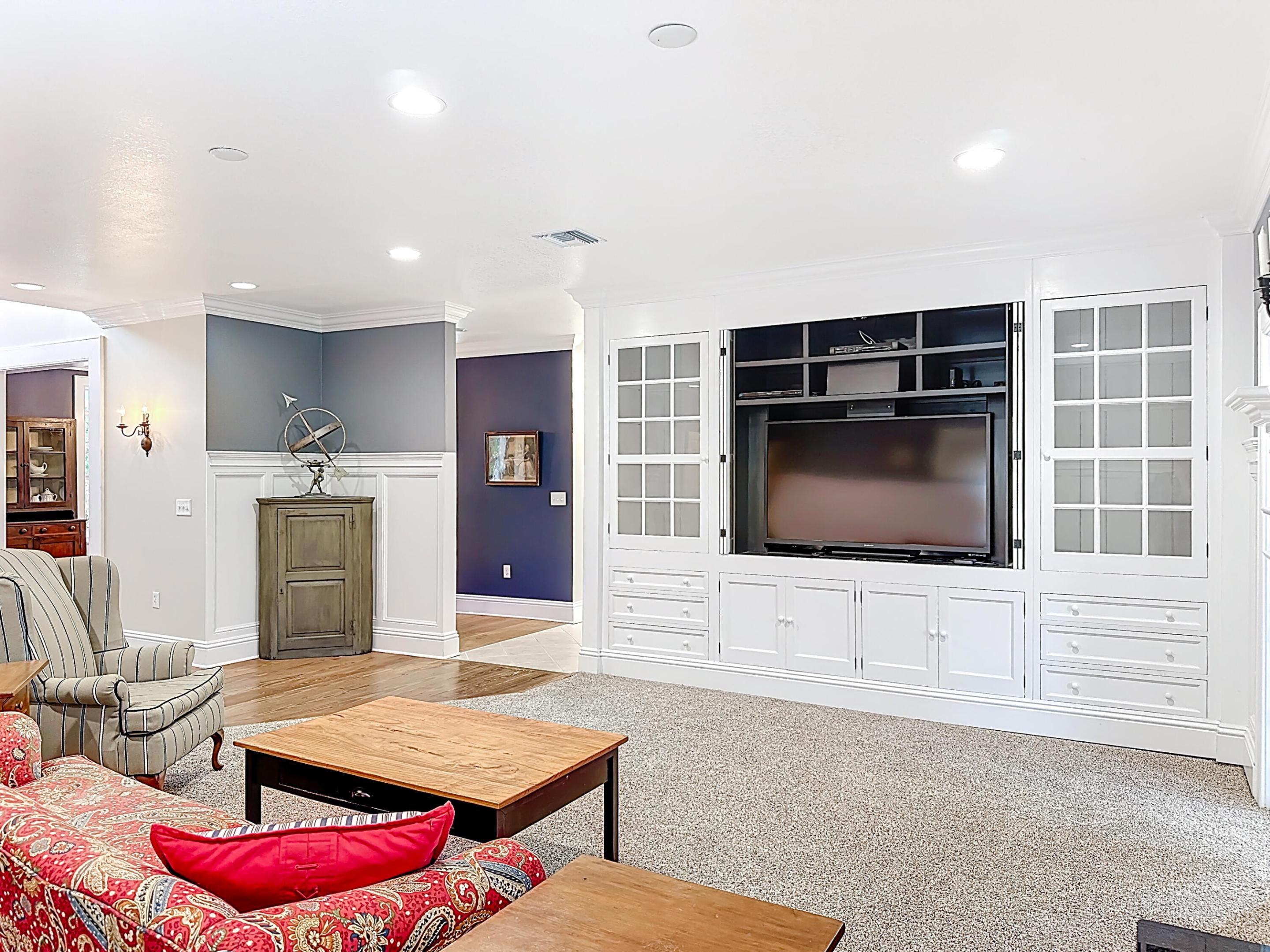 TRAILS END - Residential