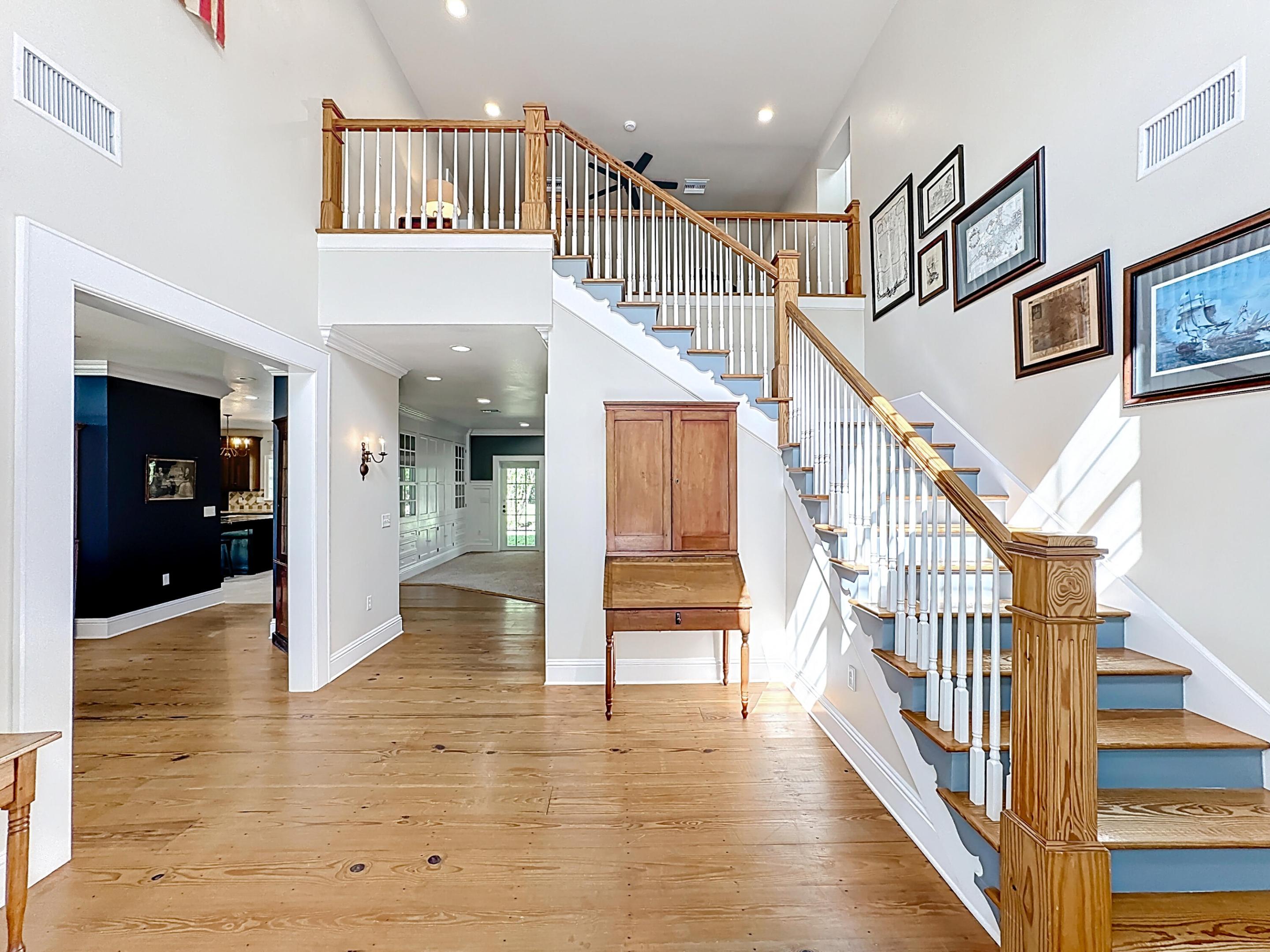 TRAILS END - Residential