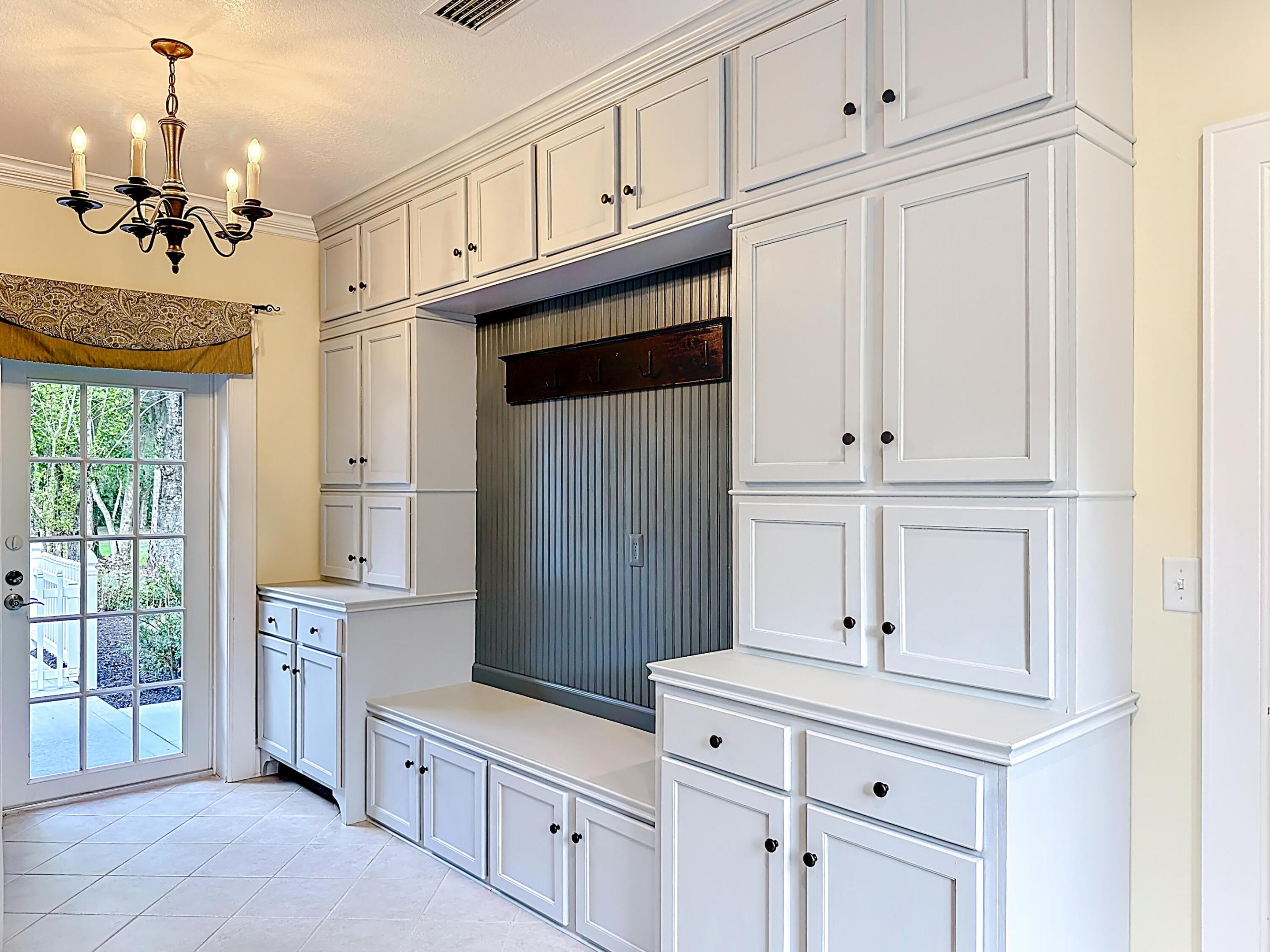 TRAILS END - Residential