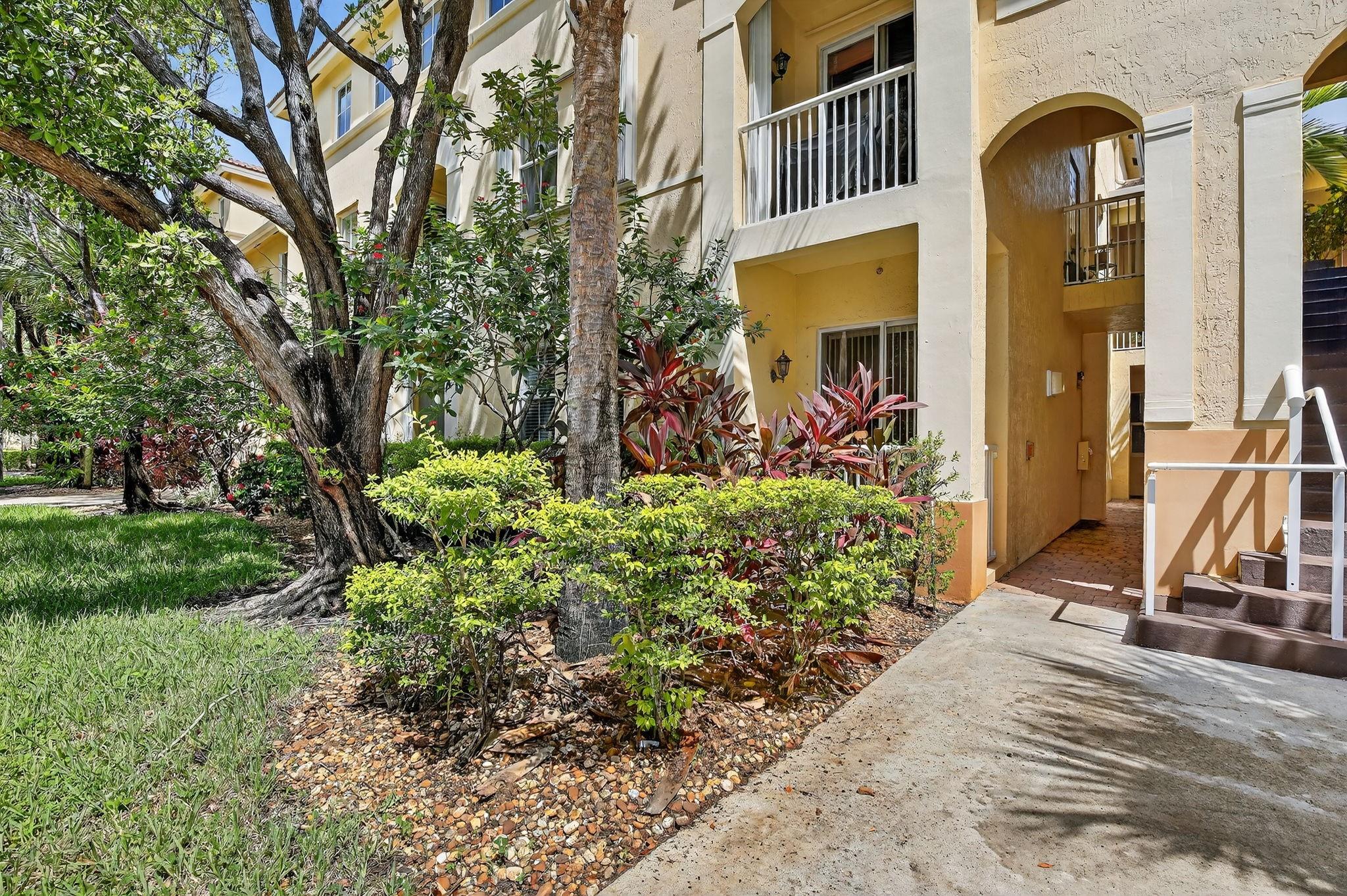 110 Jacaranda Country Club Dr 104
