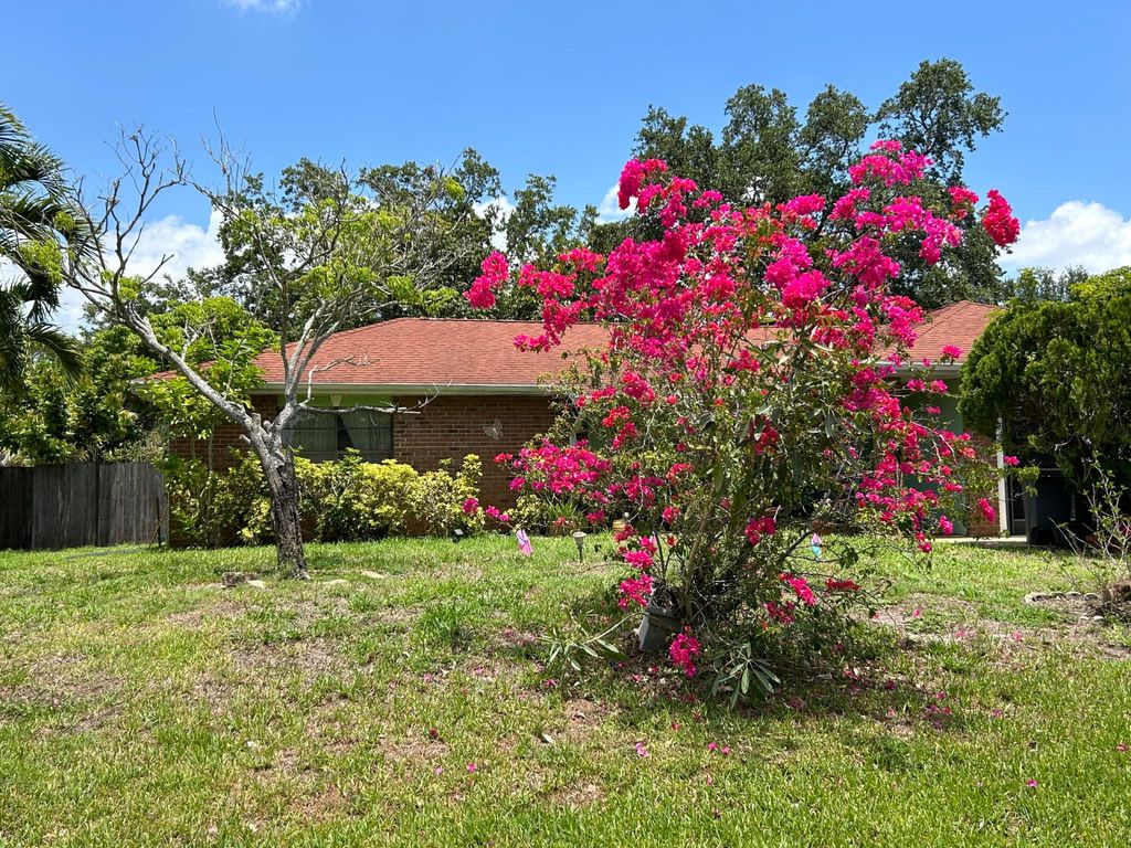 Photo of 790 SW Alton Circle S, Port Saint Lucie, FL 34953 (MLS # R10991992)