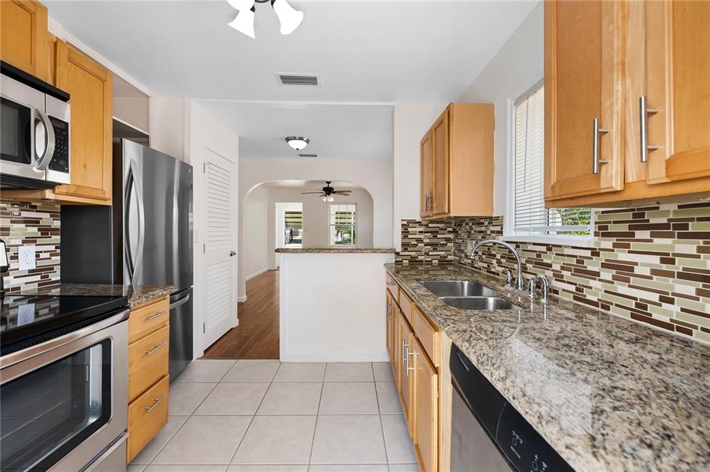 Aldens Sub Lts 1, 2 Blk 6 - Residential Lease