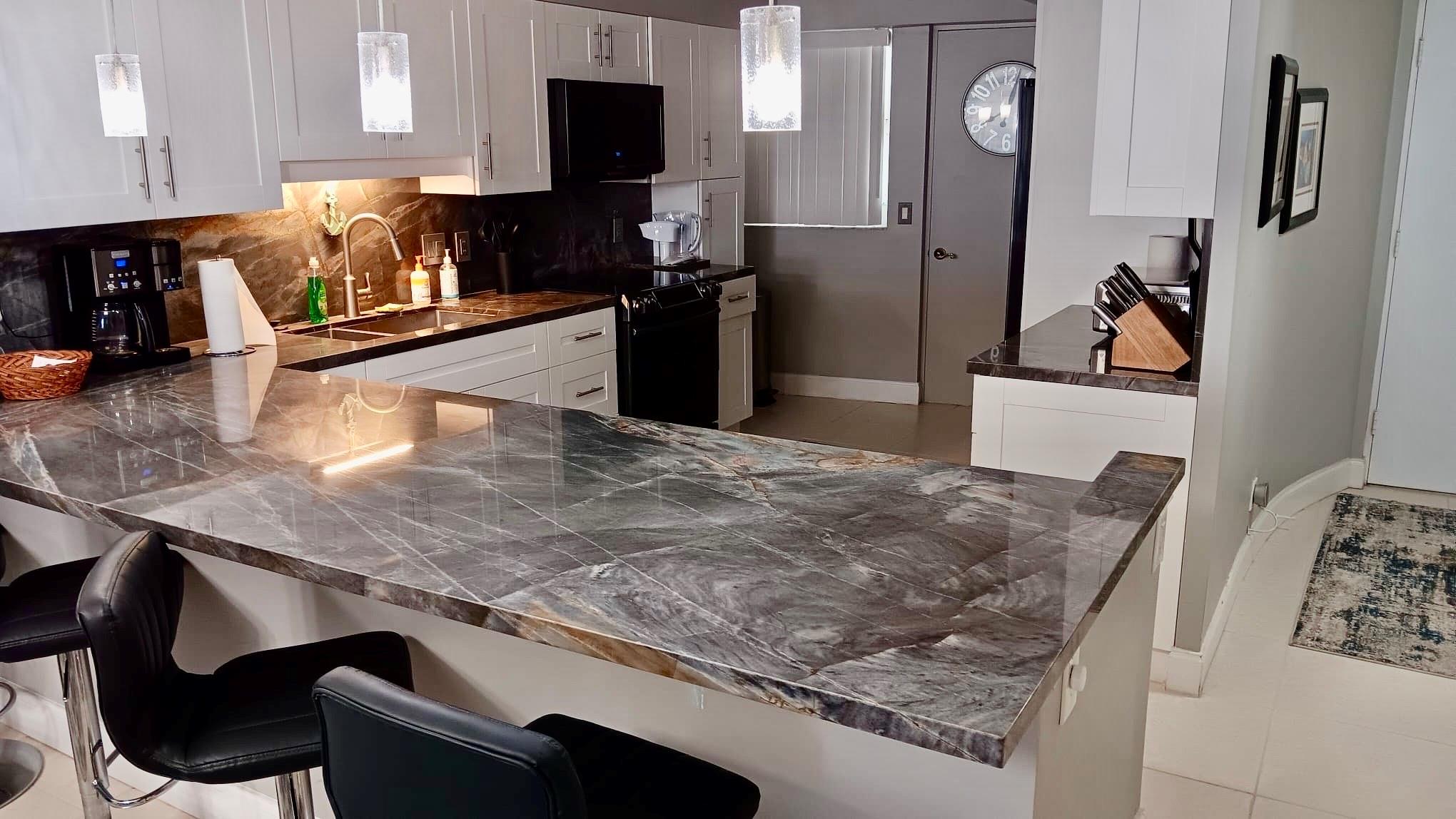 THE GALLEON CONDO - Residential