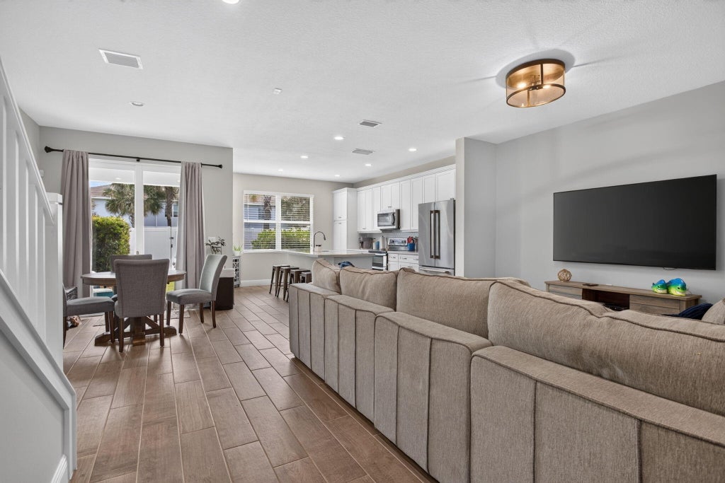 Photo of 532 SANDERLING Circle, Deerfield Beach, FL 33442 (MLS # B26093126)
