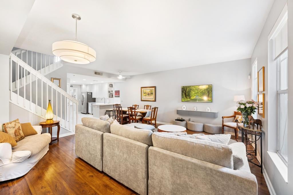 332 Legare Court