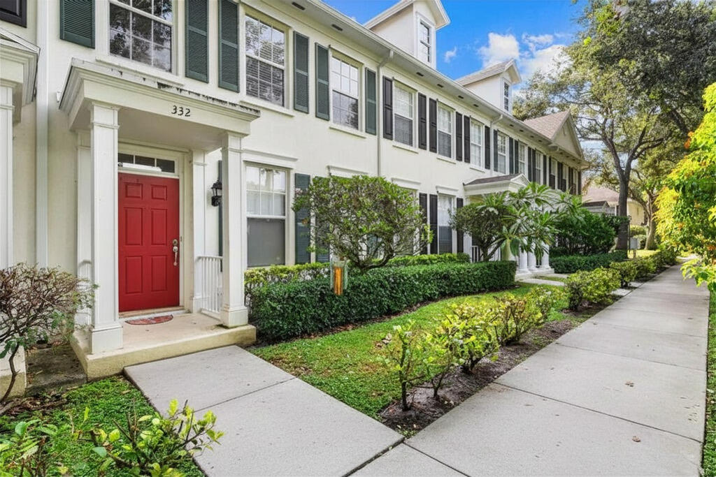 332 Legare Court