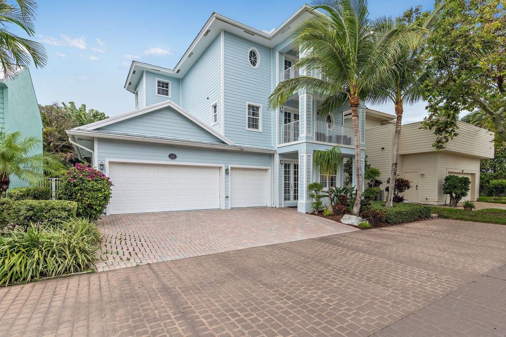 Photo of 608 Xanadu Place Pl, Jupiter, FL 33477 (MLS # R10758013)