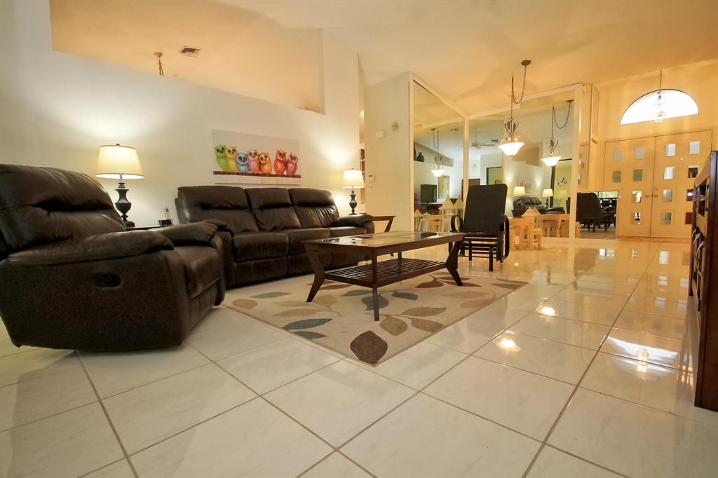 PALM SHORE /WINDWARD PALM - Residential