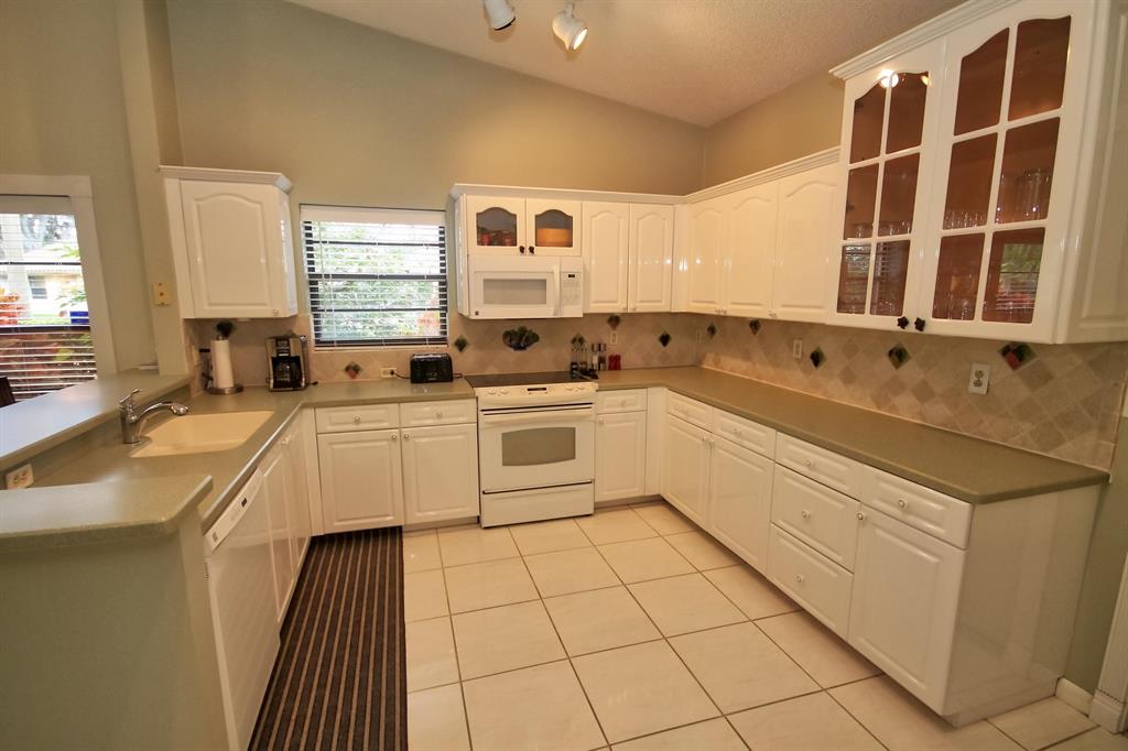 PALM SHORE /WINDWARD PALM - Residential