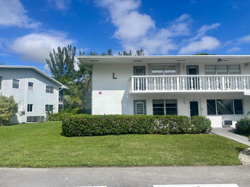 Photo of 378 Durham L Circle #378, Deerfield Beach, FL 33442 (MLS # B26010078)