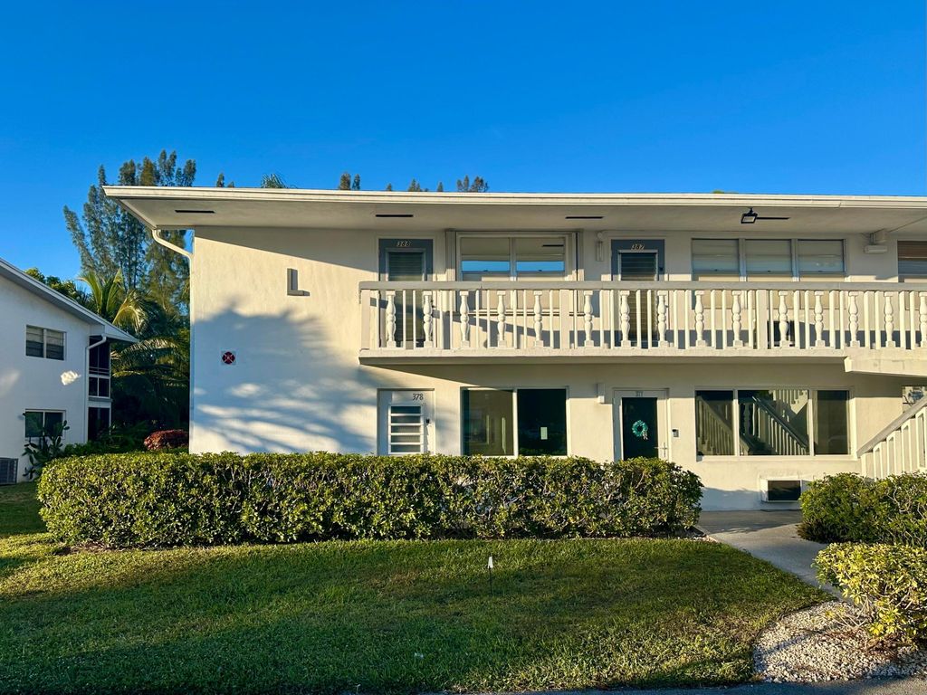 Photo of 378 Durham L Circle #378, Deerfield Beach, FL 33442 (MLS # B26010078)