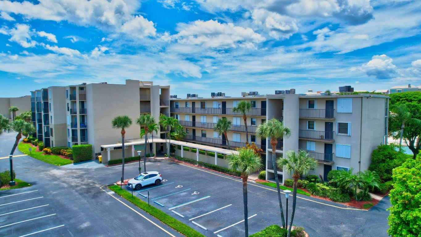 HIDDEN HARBOUR OF THE PALM BEACHES CONDO - Residential