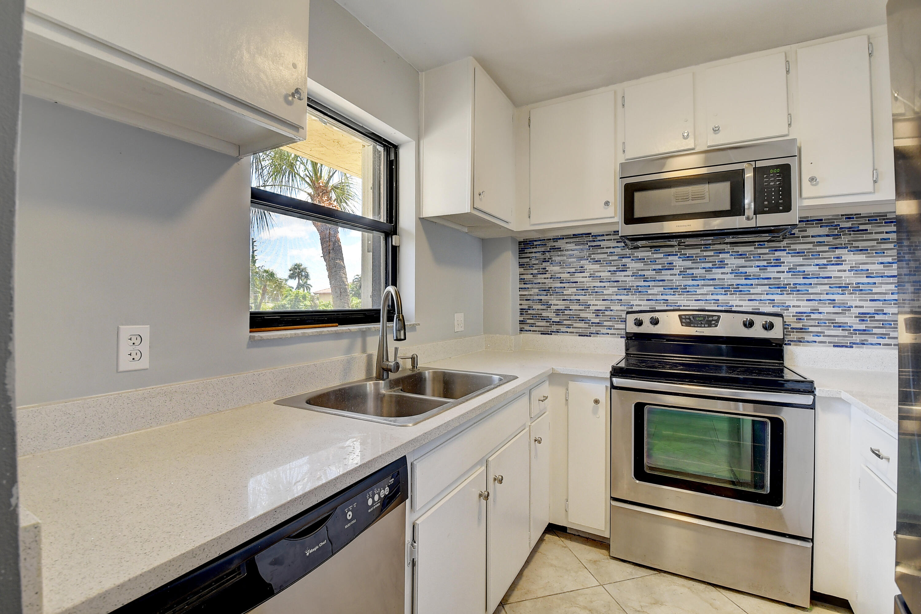 HIDDEN HARBOUR OF THE PALM BEACHES CONDO - Residential