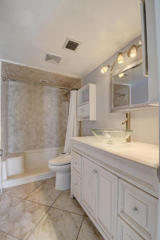 HIDDEN HARBOUR OF THE PALM BEACHES CONDO - Residential