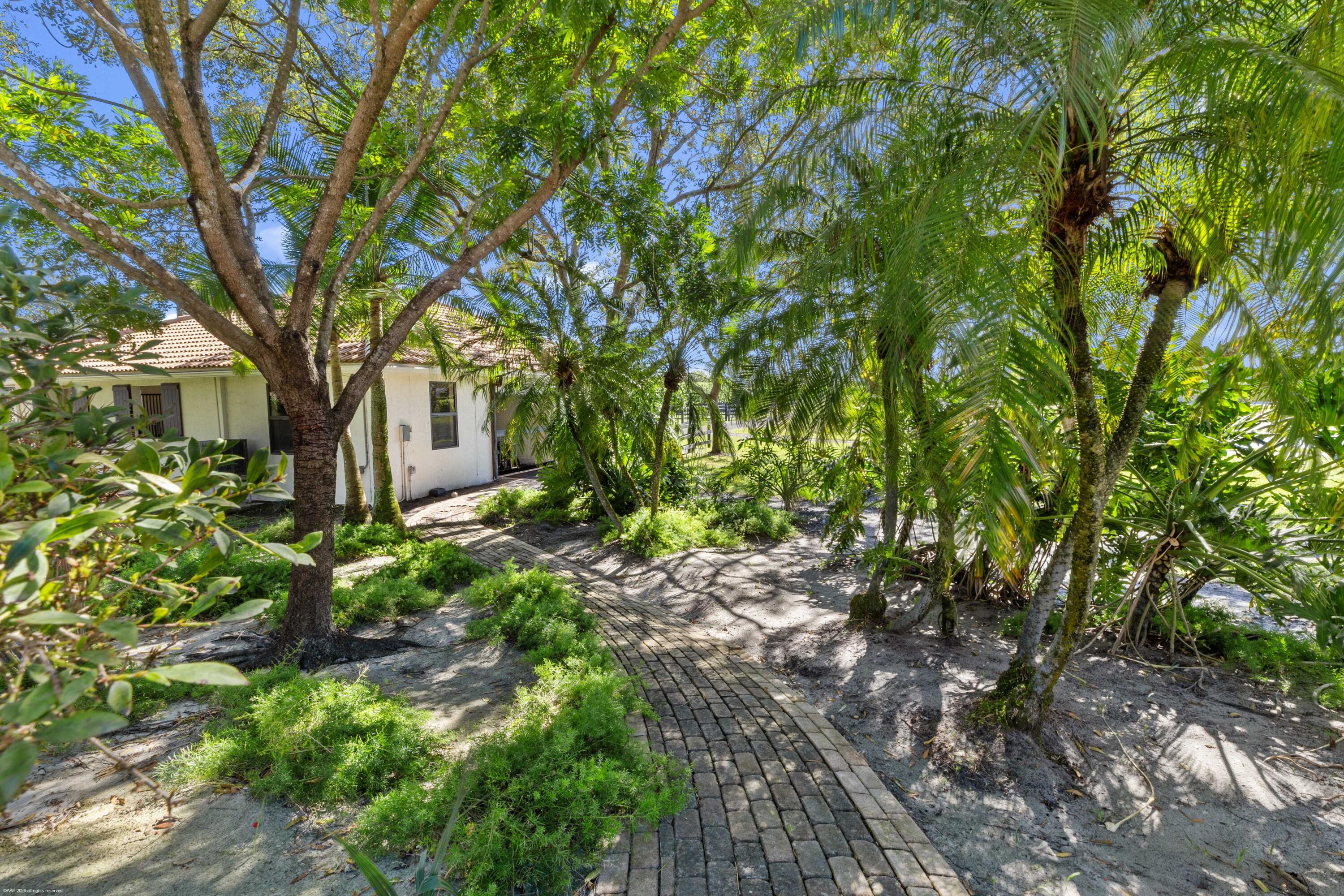 PALM BEACH POINT - Residential