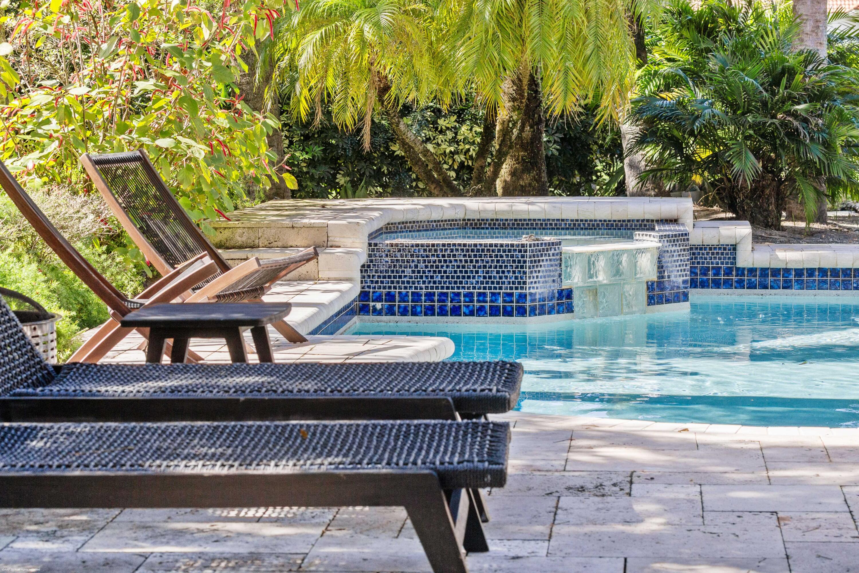 PALM BEACH POINT - Residential