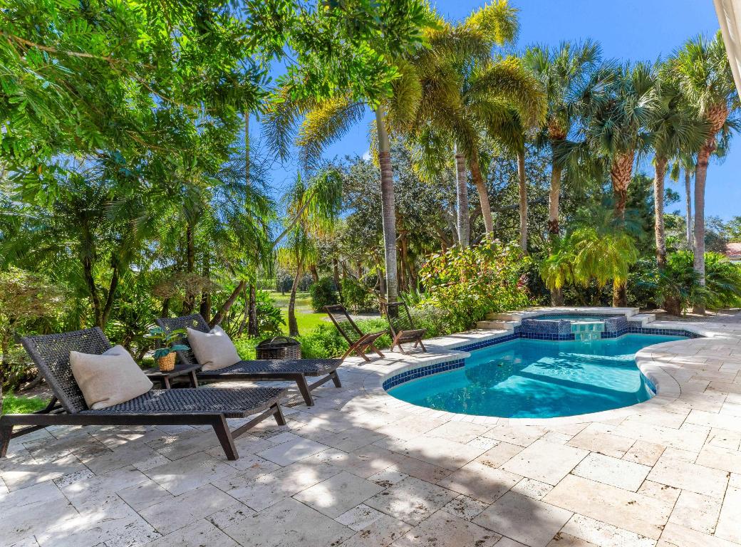 PALM BEACH POINT - Residential