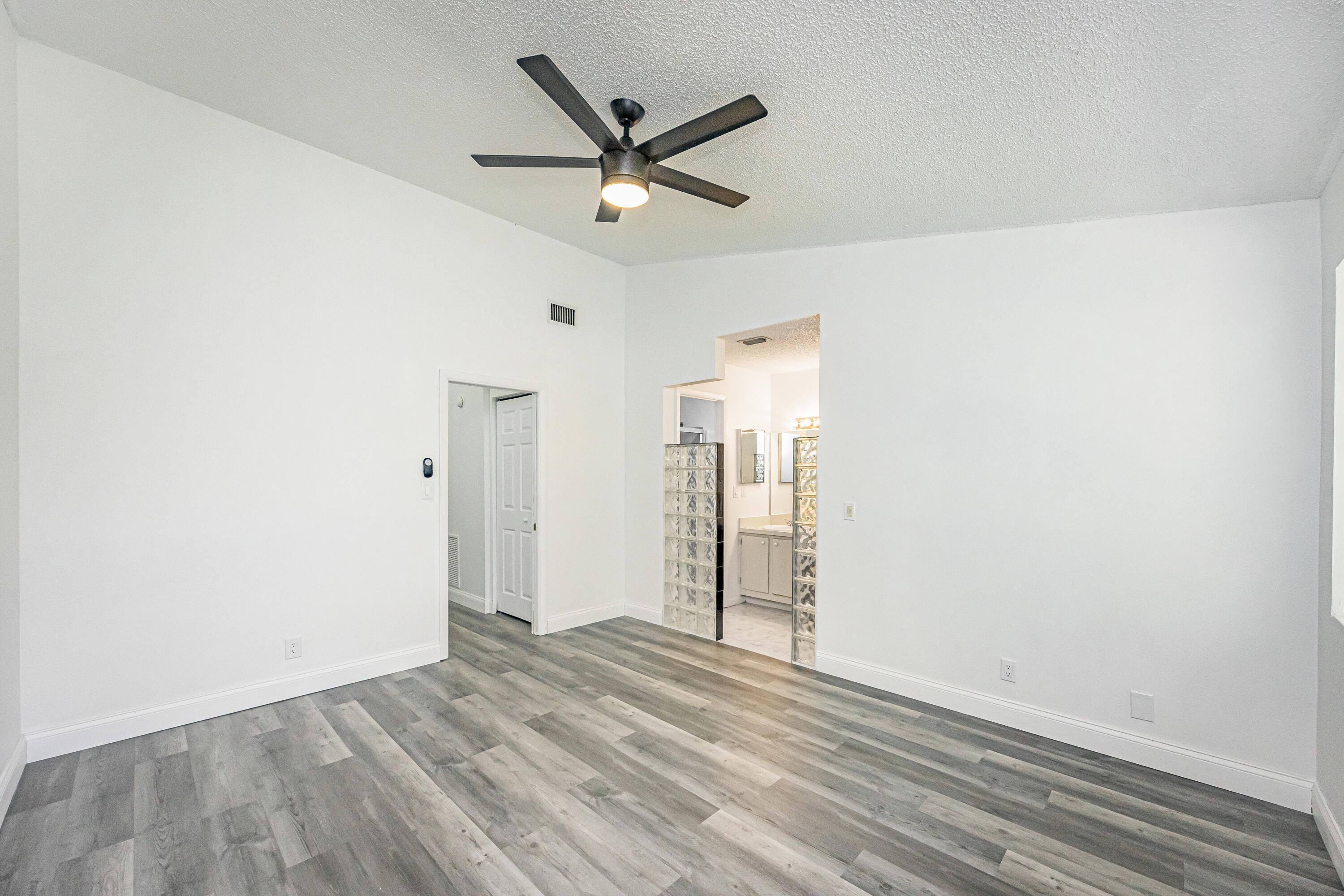 GOLDEN RAINTREE IV-B CONDO - Residential