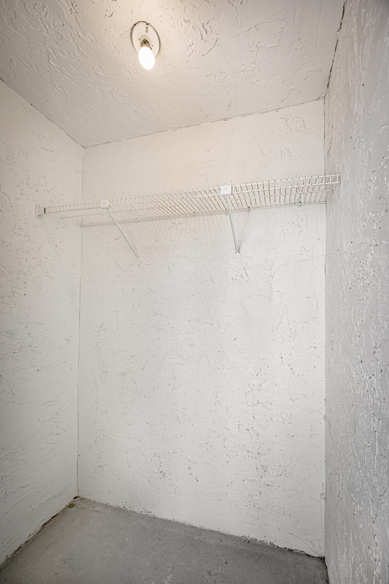 GOLDEN RAINTREE IV-B CONDO - Residential