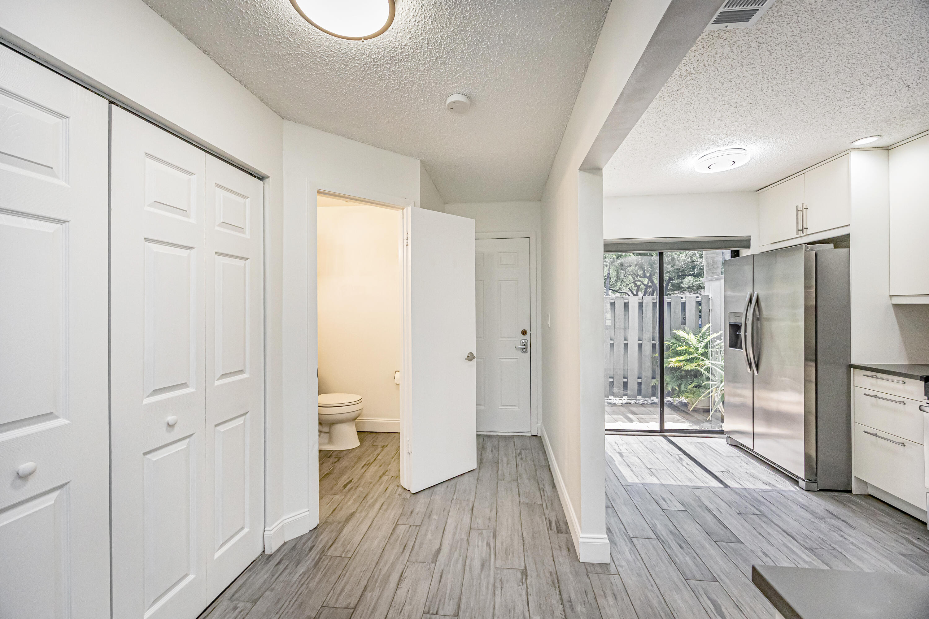 GOLDEN RAINTREE IV-B CONDO - Residential
