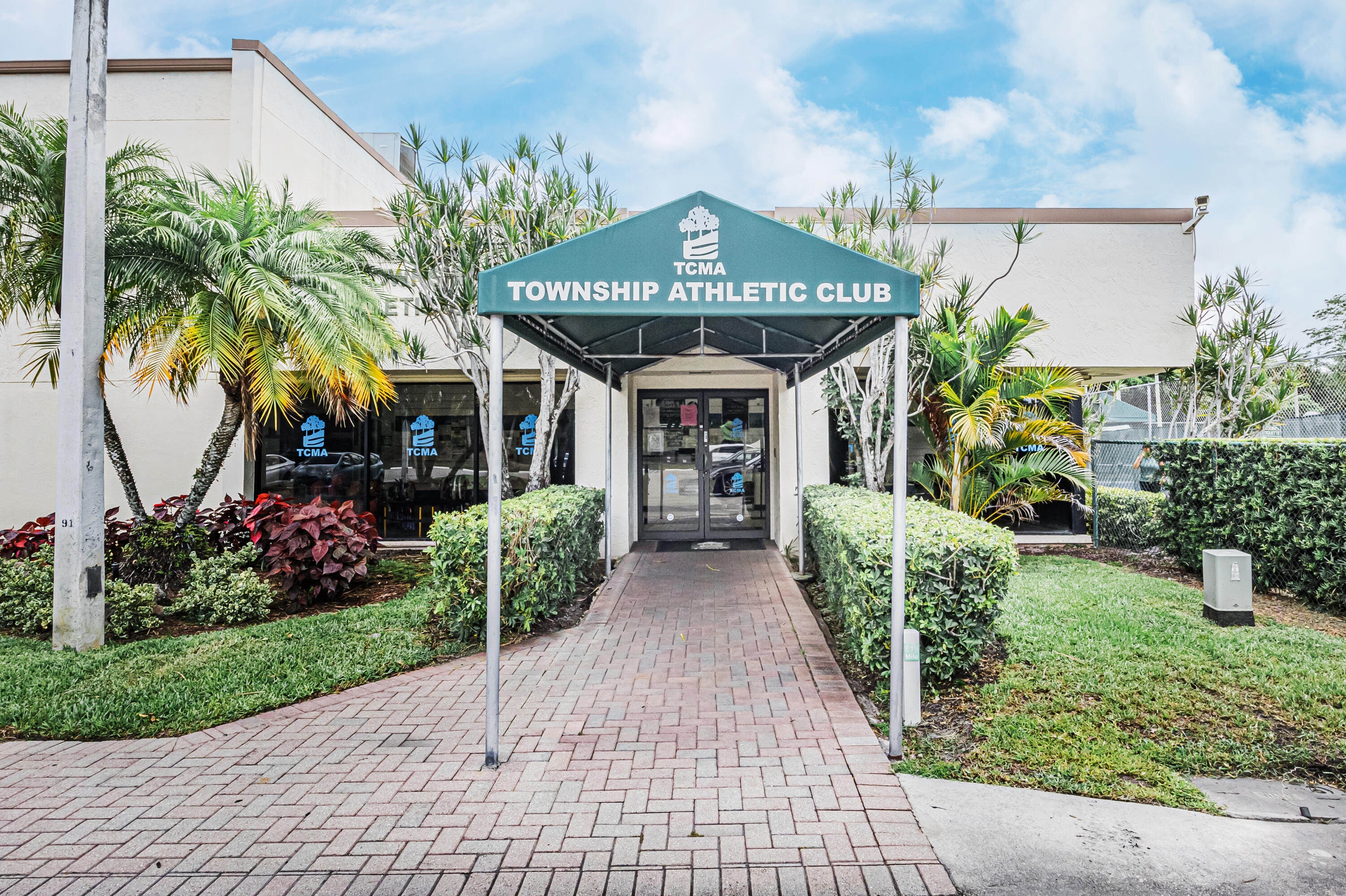 GOLDEN RAINTREE IV-B CONDO - Residential