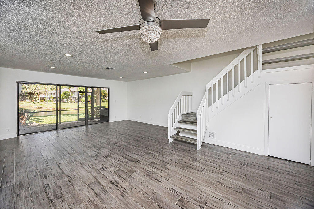 GOLDEN RAINTREE IV-B CONDO - Residential