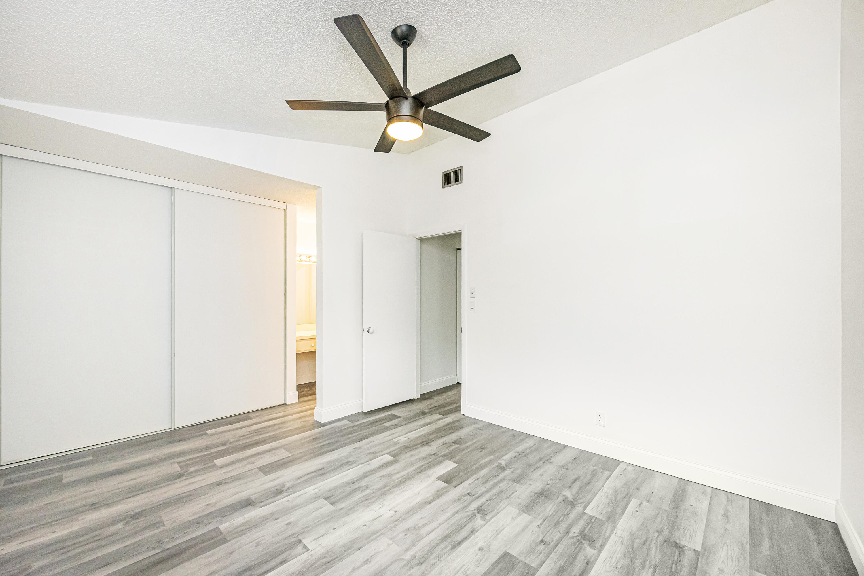 GOLDEN RAINTREE IV-B CONDO - Residential