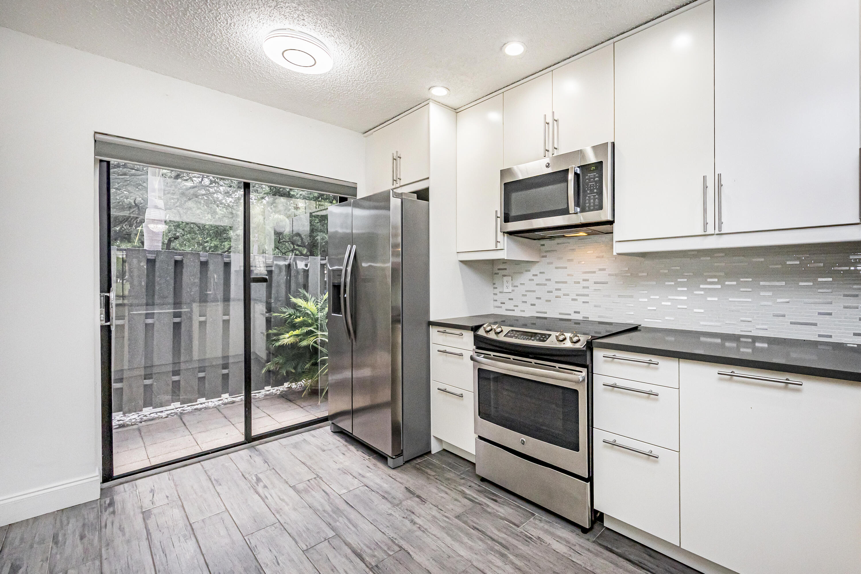 GOLDEN RAINTREE IV-B CONDO - Residential