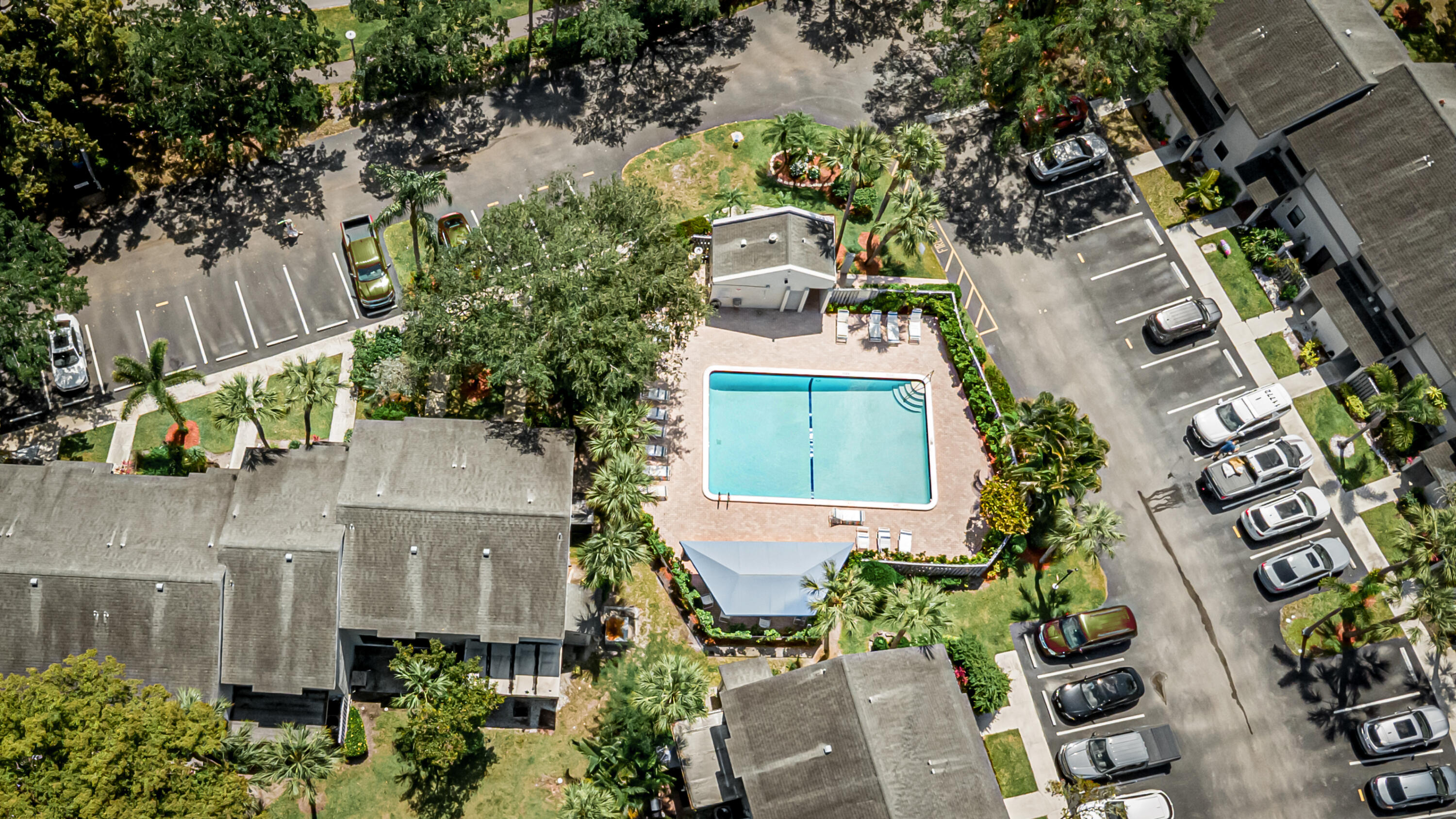 GOLDEN RAINTREE IV-B CONDO - Residential