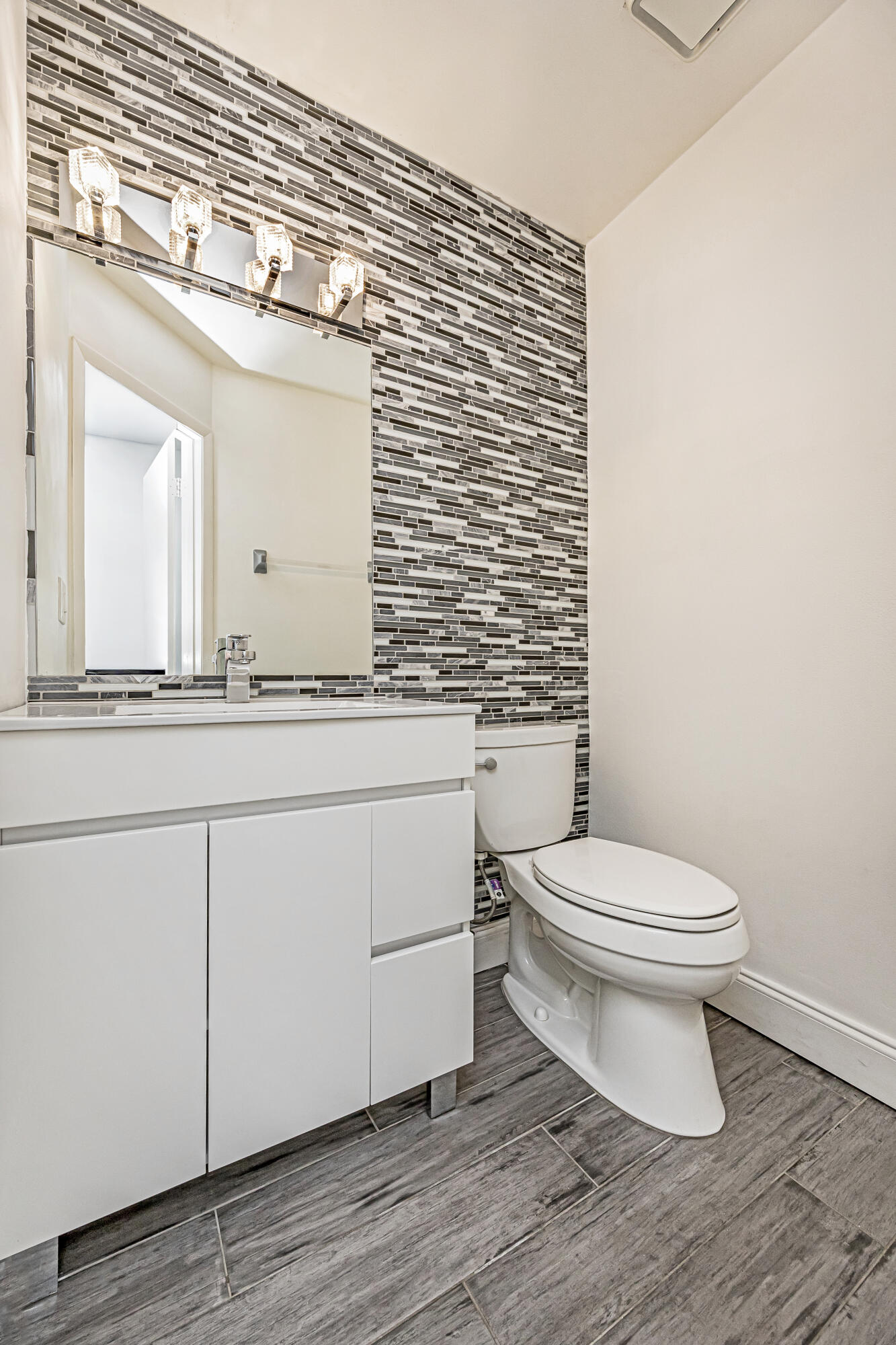 GOLDEN RAINTREE IV-B CONDO - Residential