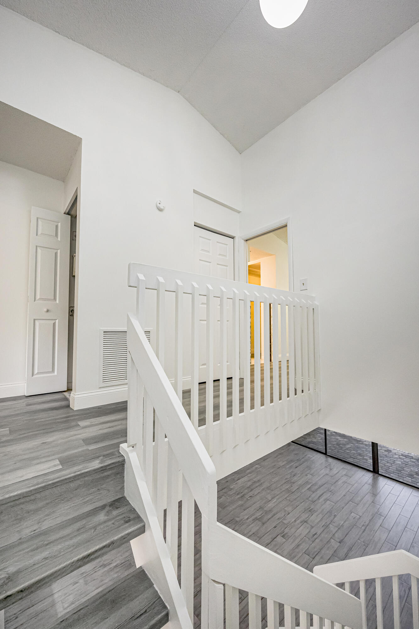 GOLDEN RAINTREE IV-B CONDO - Residential