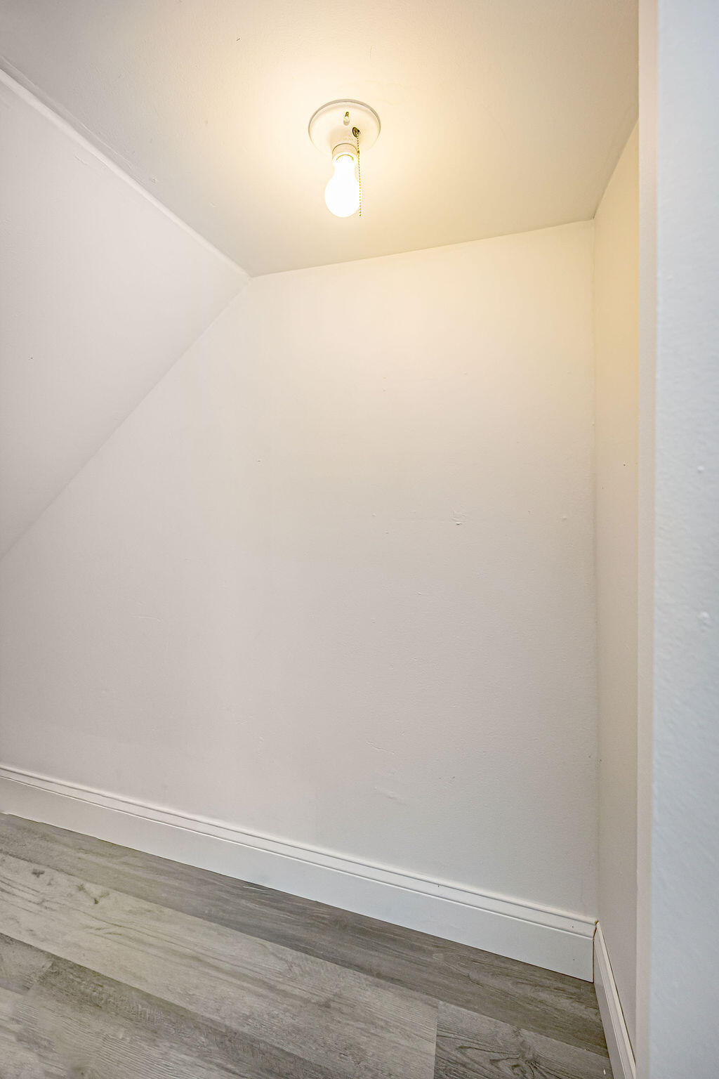 GOLDEN RAINTREE IV-B CONDO - Residential