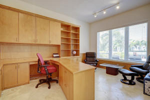 ROYAL PALM YACHT & COUNTR - Residential