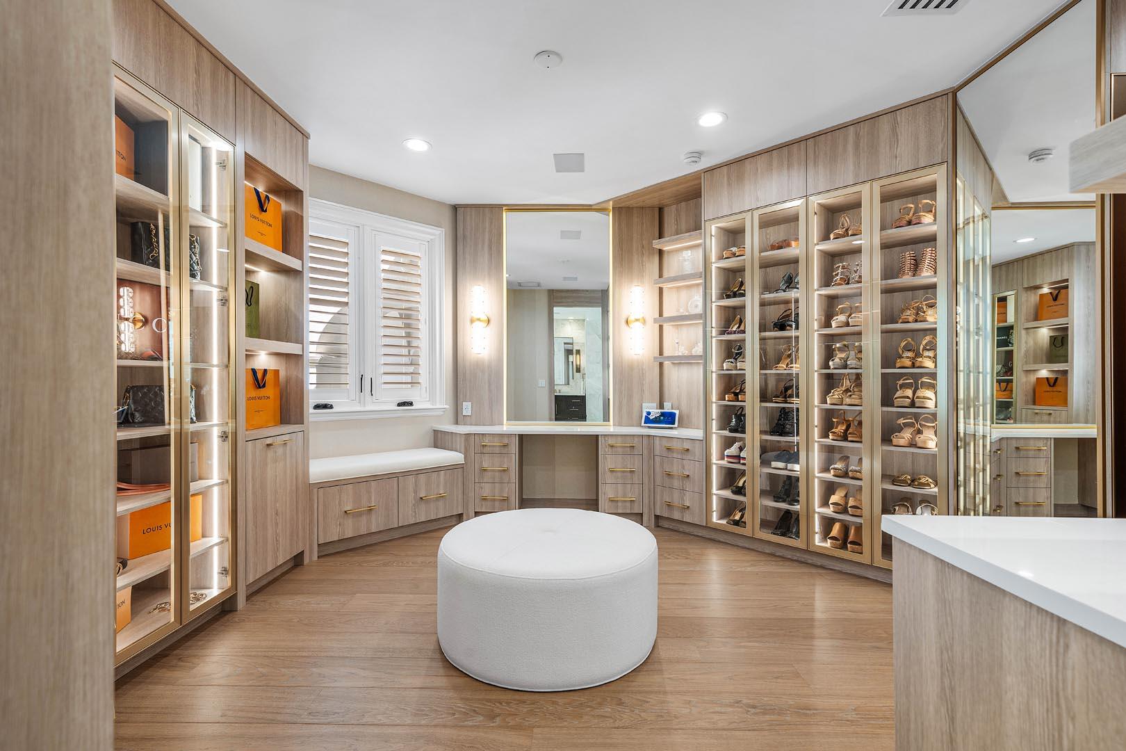 ROYAL PALM YACHT & COUNTR - Residential