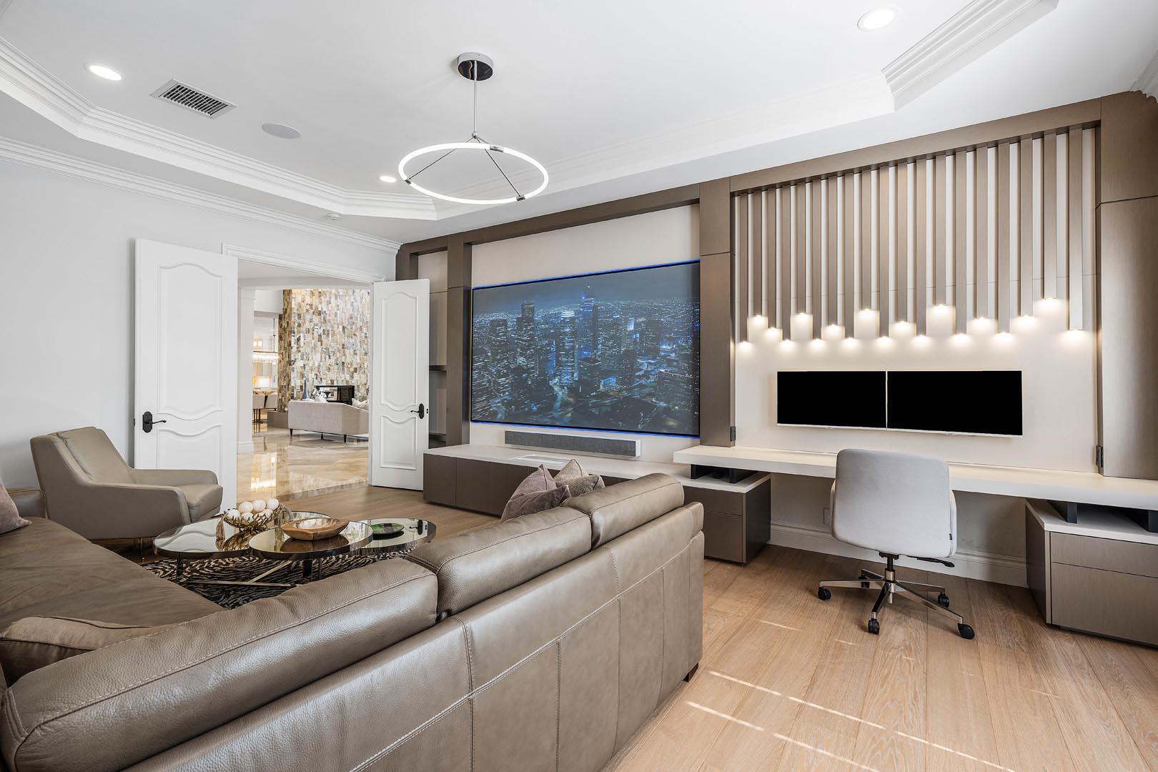 ROYAL PALM YACHT & COUNTR - Residential