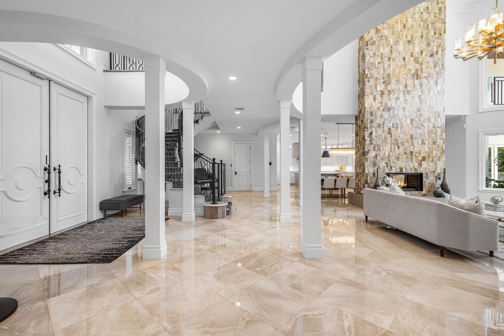 ROYAL PALM YACHT & COUNTR - Residential