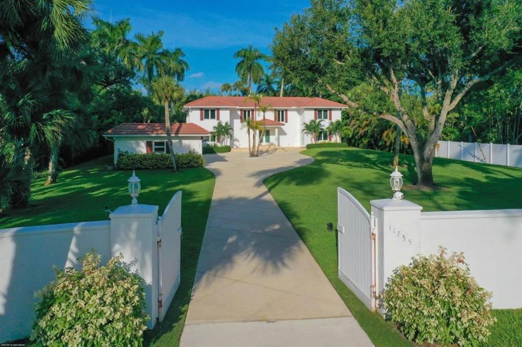 Photo of 11755 SE Laurel Lane, Hobe Sound, FL 33455 (MLS # R10742582)
