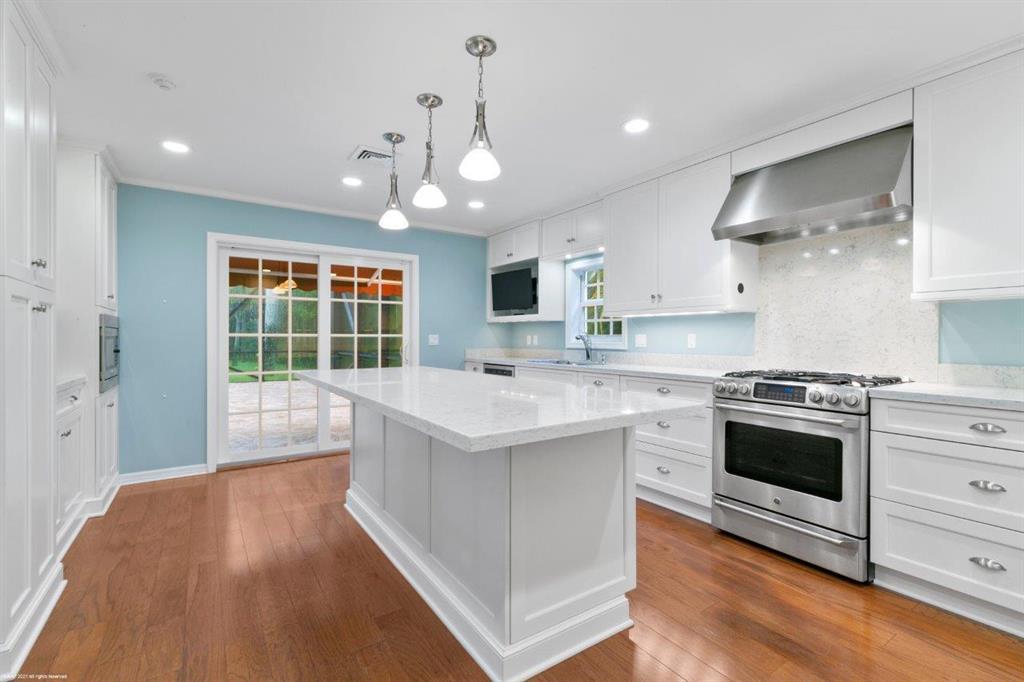 GOMEZ GRANT W/O RVR - Residential