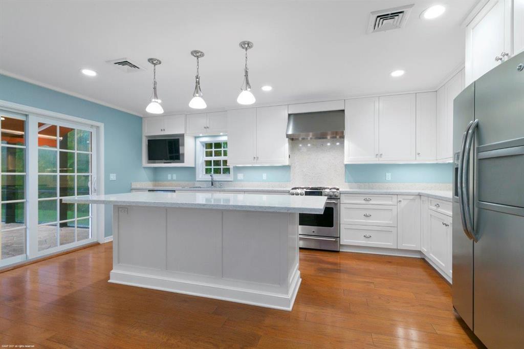 GOMEZ GRANT W/O RVR - Residential