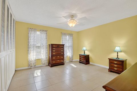 Tiny photo for 676 Laconia Circle #B, Lake Worth, FL 33467 (MLS # R11148344)