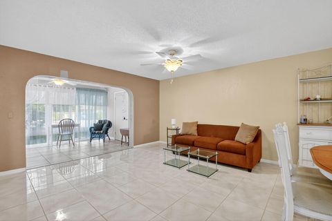 Tiny photo for 676 Laconia Circle #B, Lake Worth, FL 33467 (MLS # R11148344)
