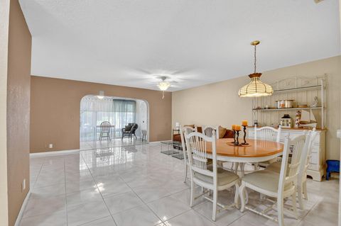 Tiny photo for 676 Laconia Circle #B, Lake Worth, FL 33467 (MLS # R11148344)