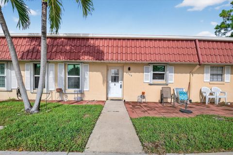 Photo of 676 Laconia Circle #B, Lake Worth, FL 33467 (MLS # R11148344)