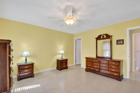 Tiny photo for 676 Laconia Circle #B, Lake Worth, FL 33467 (MLS # R11148344)