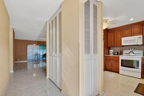 Tiny photo for 676 Laconia Circle #B, Lake Worth, FL 33467 (MLS # R11148344)