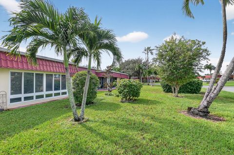 Tiny photo for 676 Laconia Circle #B, Lake Worth, FL 33467 (MLS # R11148344)